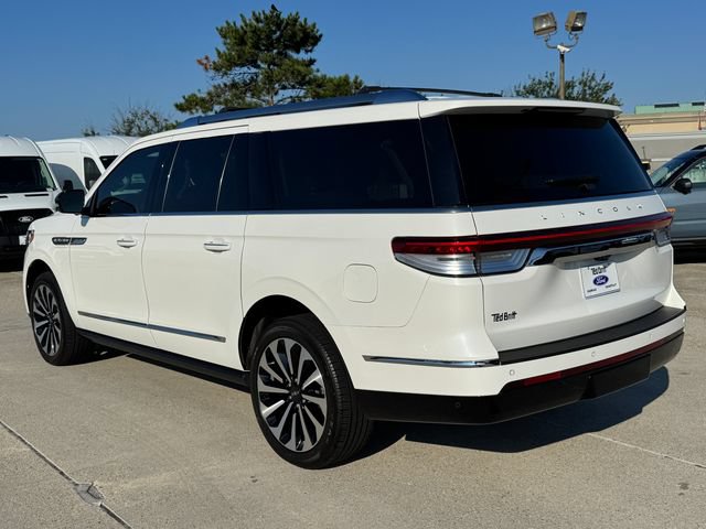 Used 2023 Lincoln Navigator L Reserve AWD/4WD image 7