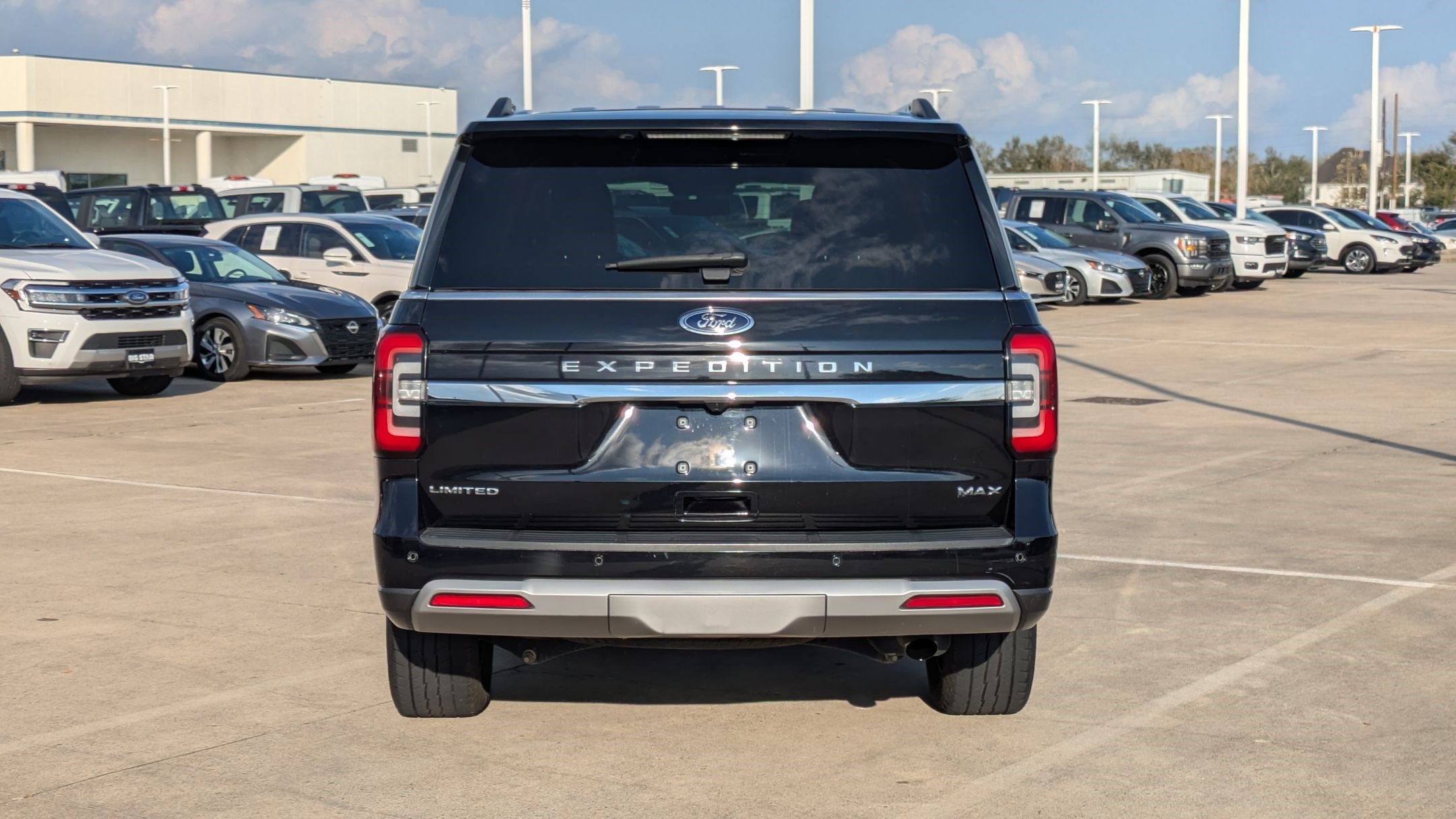 Used 2023 Ford Expedition Max Limited image 5