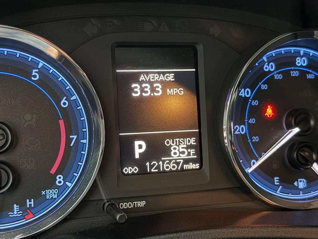 Used 2018 Toyota Corolla LE FWD image 34