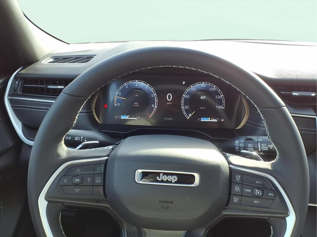 New 2025 Jeep Grand Cherokee 4WD image 10