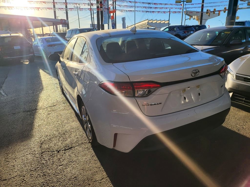 Used 2025 Toyota Corolla LE image 12