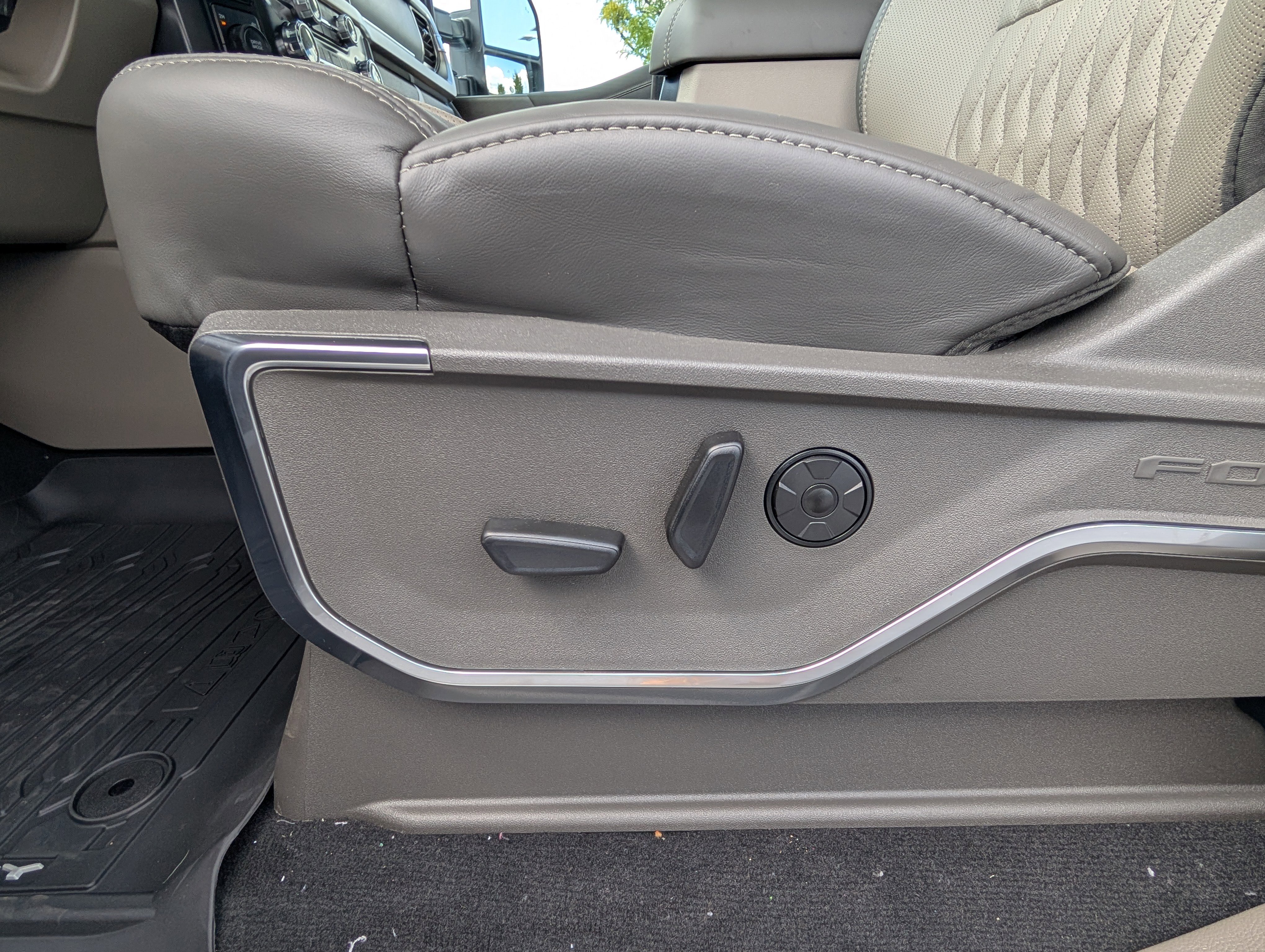 New 2026 Ford F350 Platinum w/ Platinum Plus Package image 22