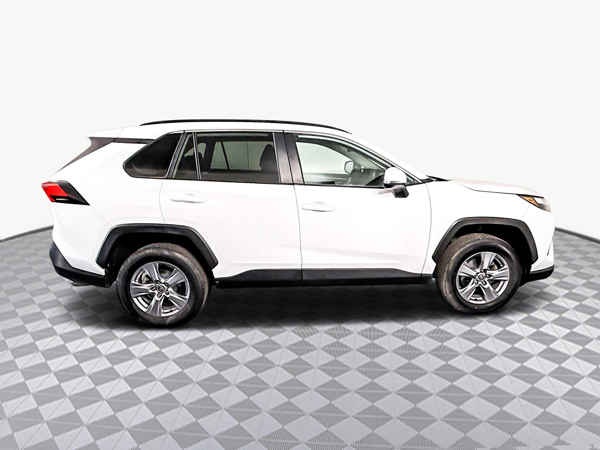 Used 2022 Toyota RAV4 XLE image 11