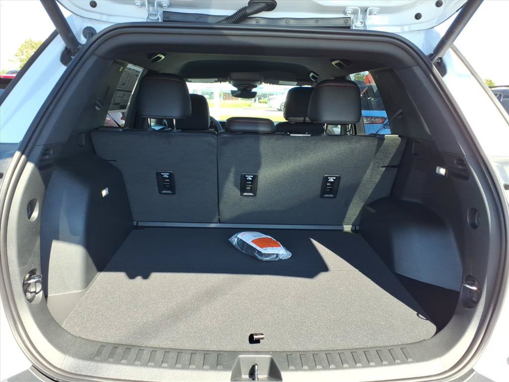 New 2027 Chevrolet Equinox RS w/ Safety and Technology Package FWD image 15