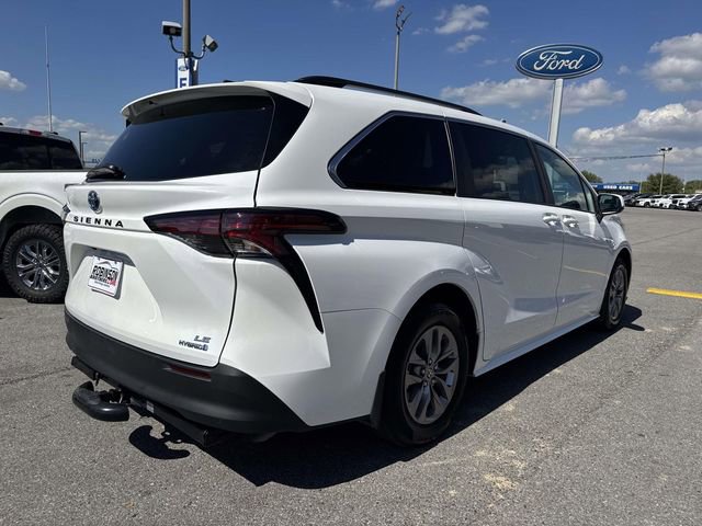 Used 2022 Toyota Sienna LE image 5