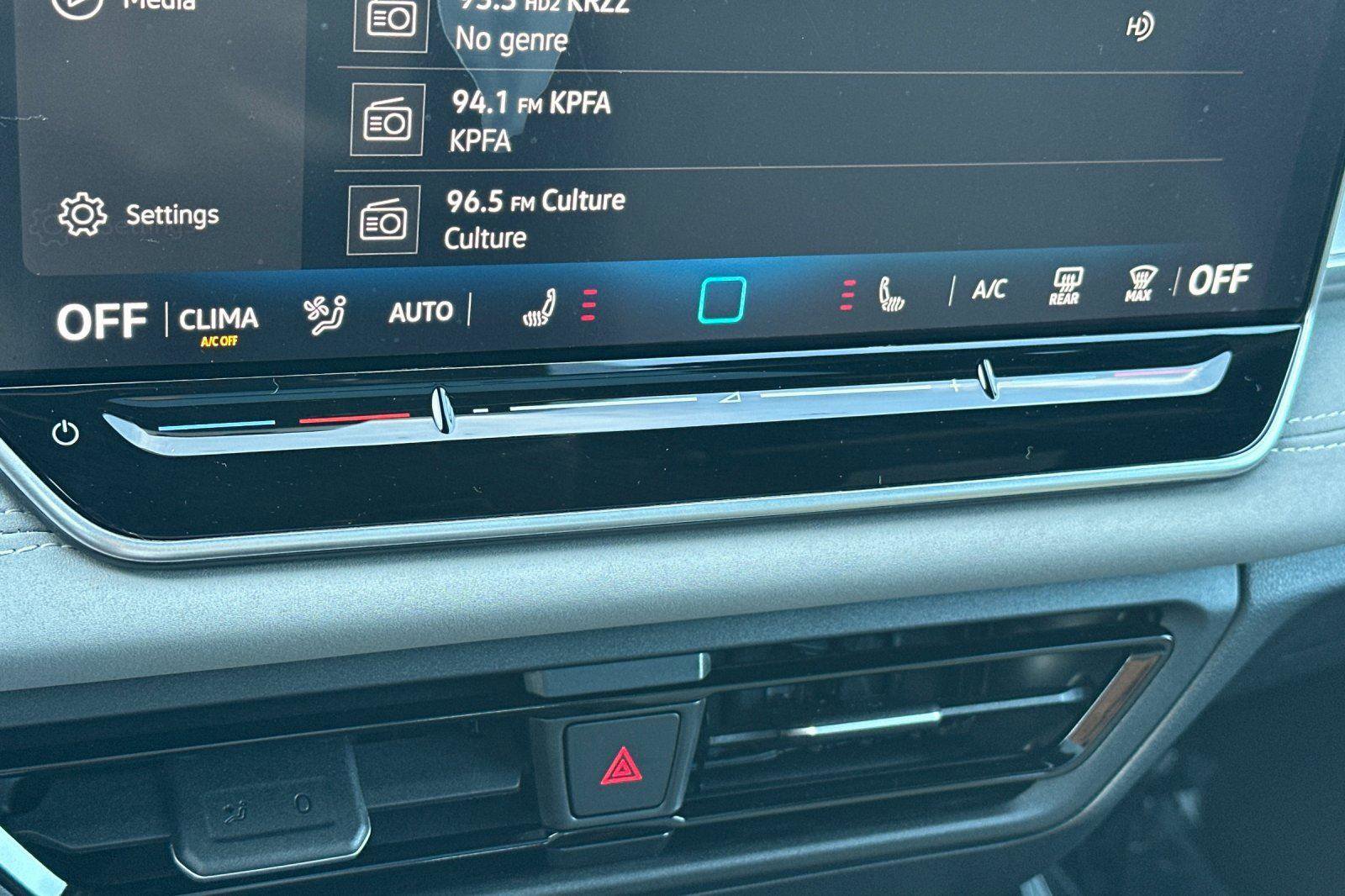 New 2026 Volkswagen Tiguan SE R-Line image 19