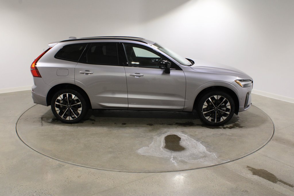 Used 2026 Volvo XC60 B5 Plus w/ Protection Package Premier AWD/4WD image 7