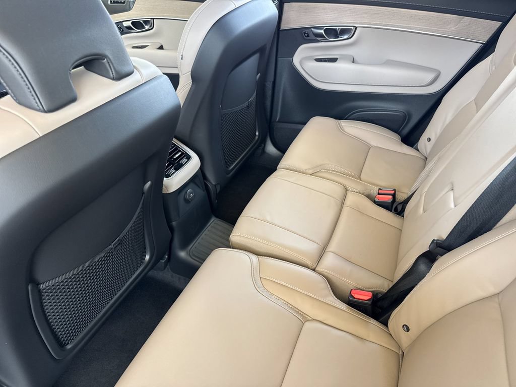 New 2026 Volvo XC90 T8 Ultra w/ Protection Package Premier AWD/4WD image 11
