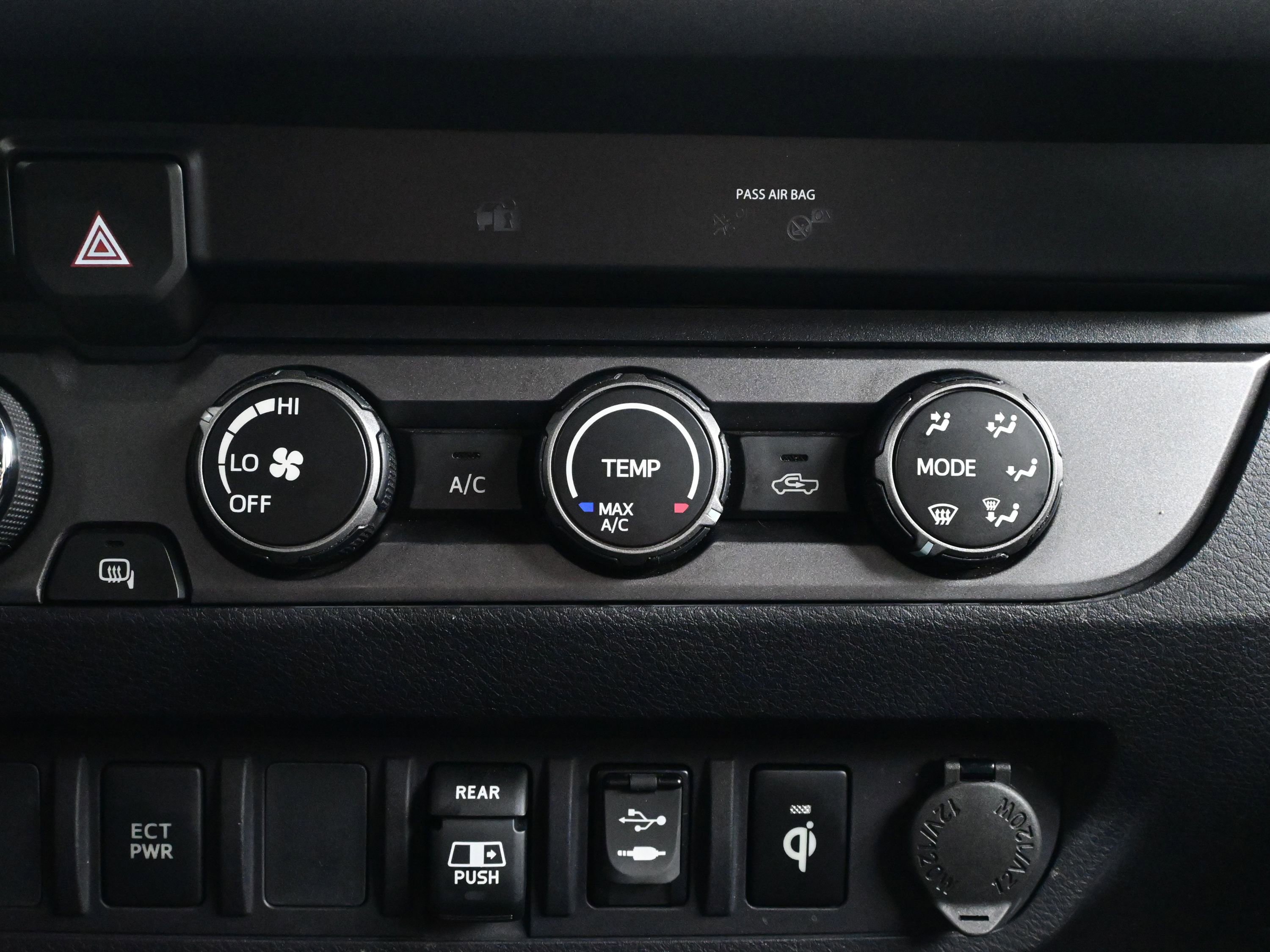 Used 2019 Toyota Tacoma TRD Sport image 19