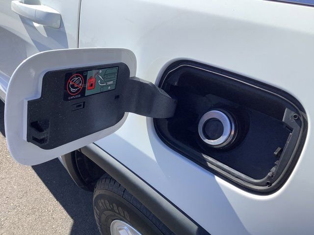 Used 2018 Jeep Grand Cherokee Laredo RWD image 22