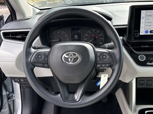 Used 2023 Toyota Corolla Cross L image 18