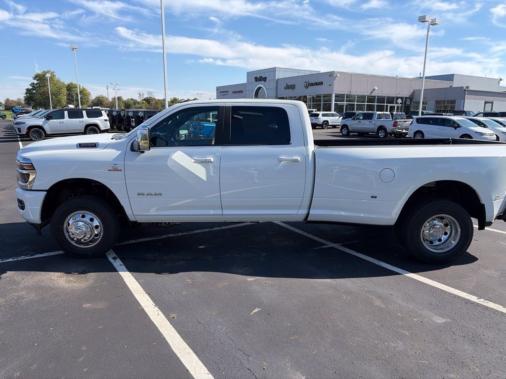 New 2027 RAM 3500 Laramie w/ Max Tow Package AWD/4WD image 9