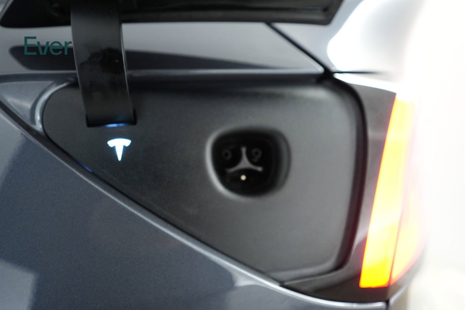 Used 2021 Tesla Model Y Long Range image 10