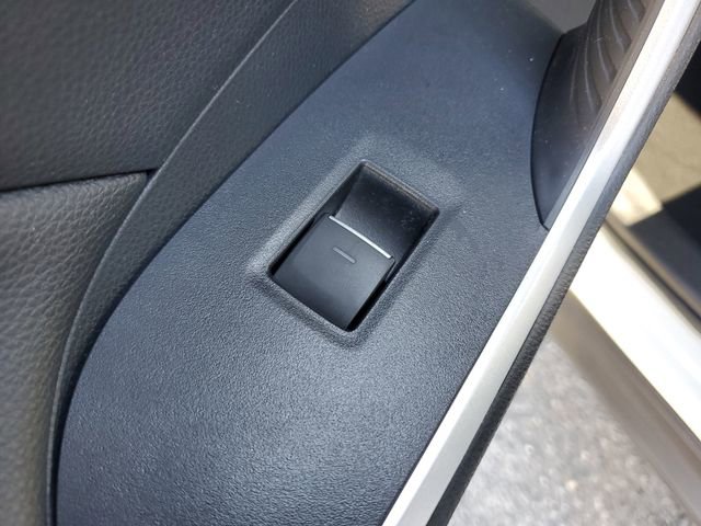 Used 2022 Toyota RAV4 XLE Premium image 16