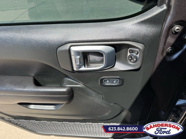 Used 2021 Jeep Wrangler Unlimited Rubicon AWD/4WD image 10