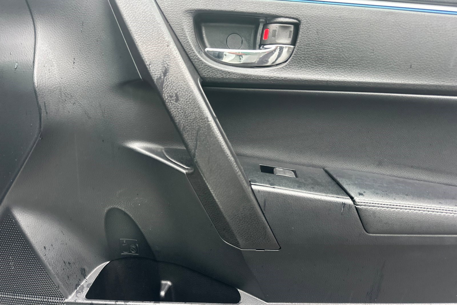 Used 2014 Toyota Corolla S w/ Driver Convenience Package image 19