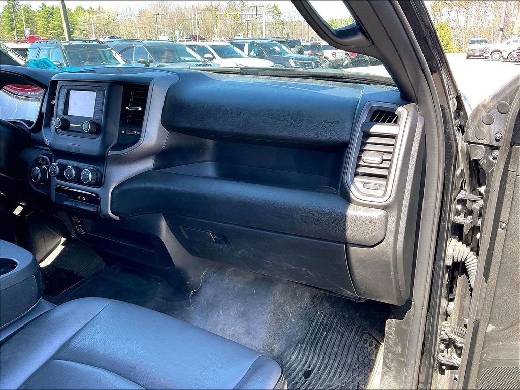 Used 2024 RAM 2500 Tradesman w/ Chrome Appearance Group AWD/4WD image 12