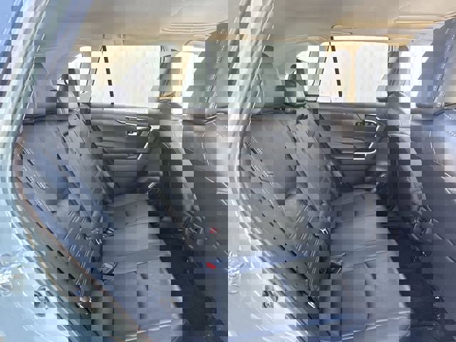 Used 2021 Toyota RAV4 XLE Premium image 32