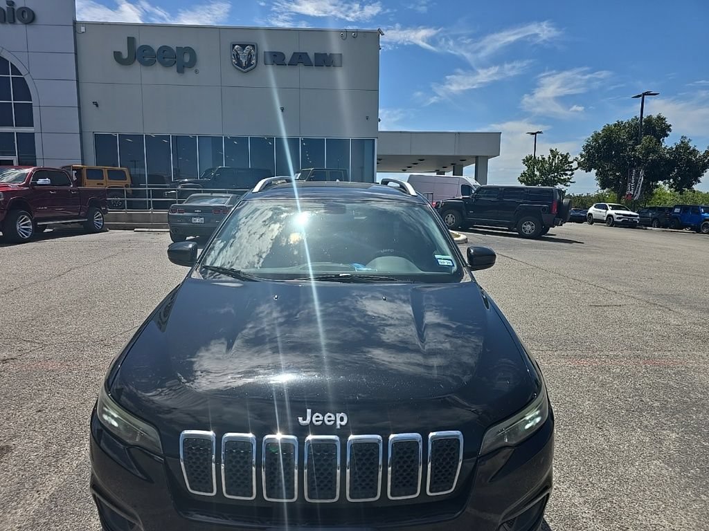 Used 2019 Jeep Cherokee Latitude w/ Popular Appearance Group FWD image 19