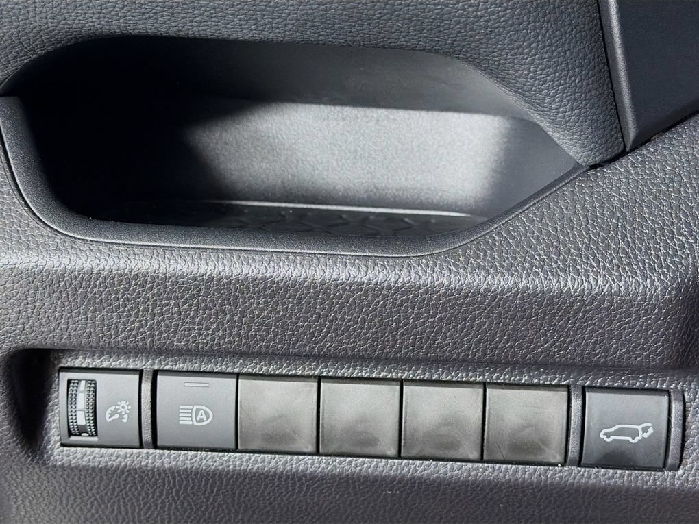 Used 2025 Toyota RAV4 XLE Premium FWD image 15