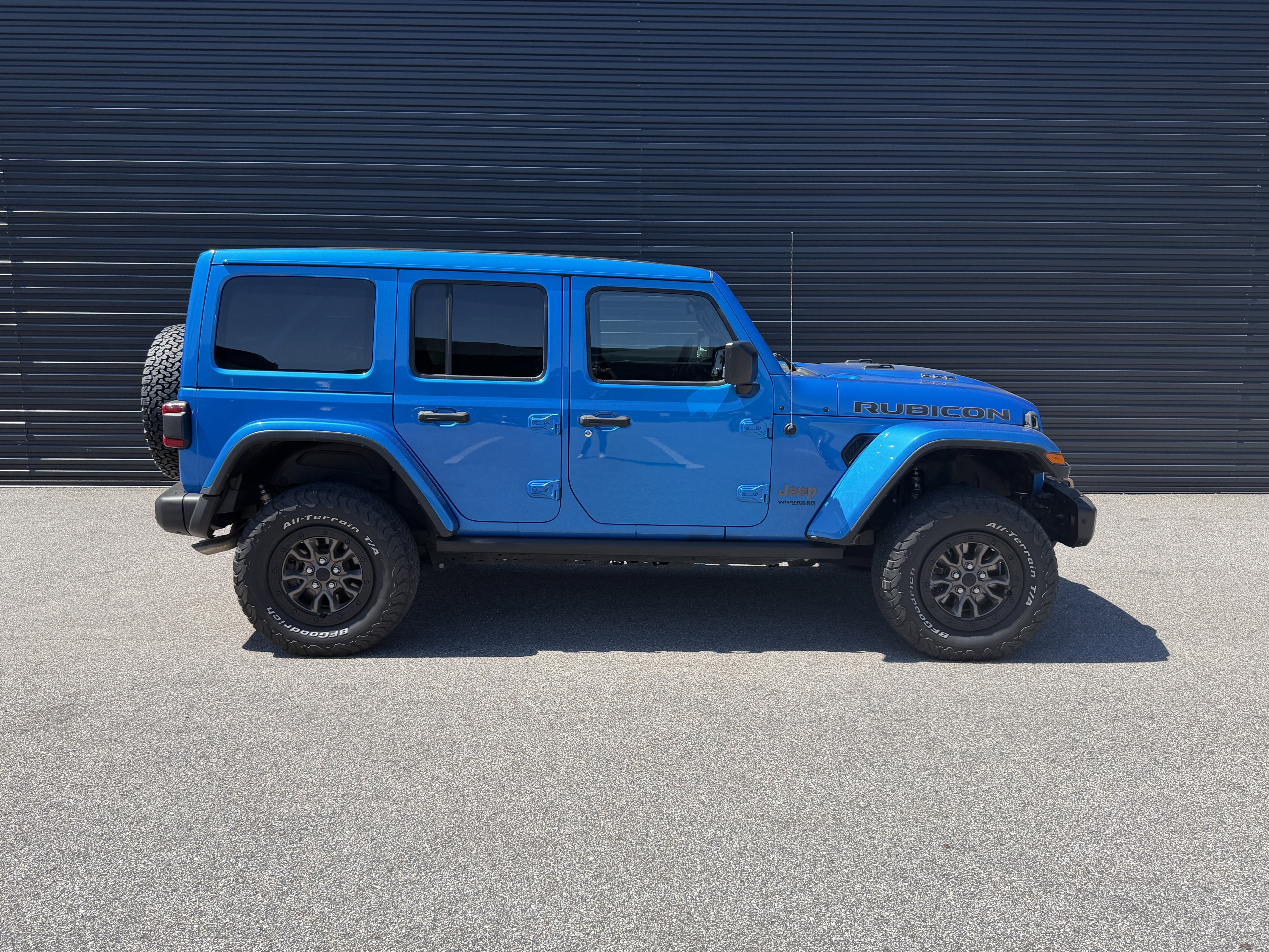 Used 2021 Jeep Wrangler Unlimited Rubicon w/ Trailer Tow Package image 8