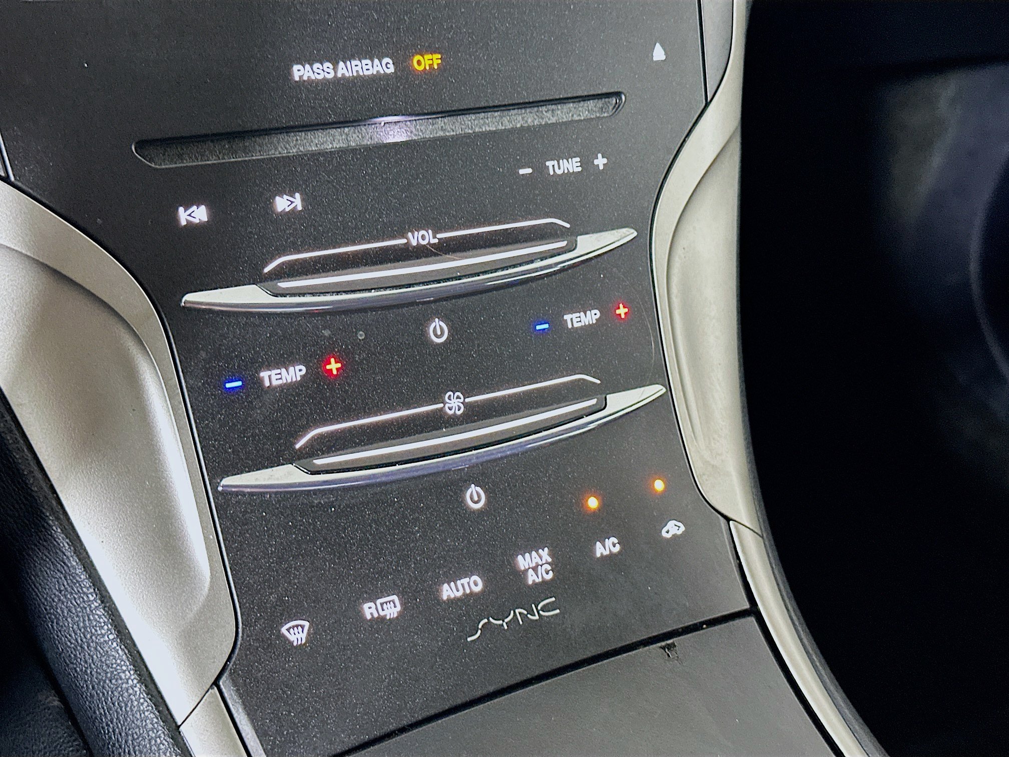 Used 2016 Lincoln MKZ Hybrid w/ Equipment Group 600A Reserve FWD image 22