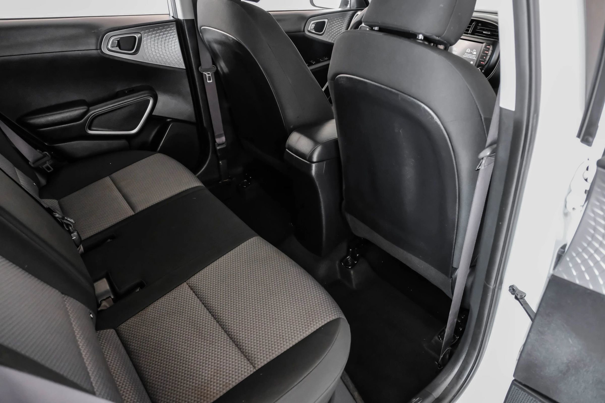 Used 2020 Kia Soul LX image 36