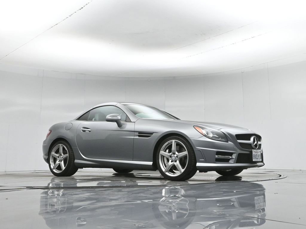 Used 2015 Mercedes-Benz SLK 250 image 2