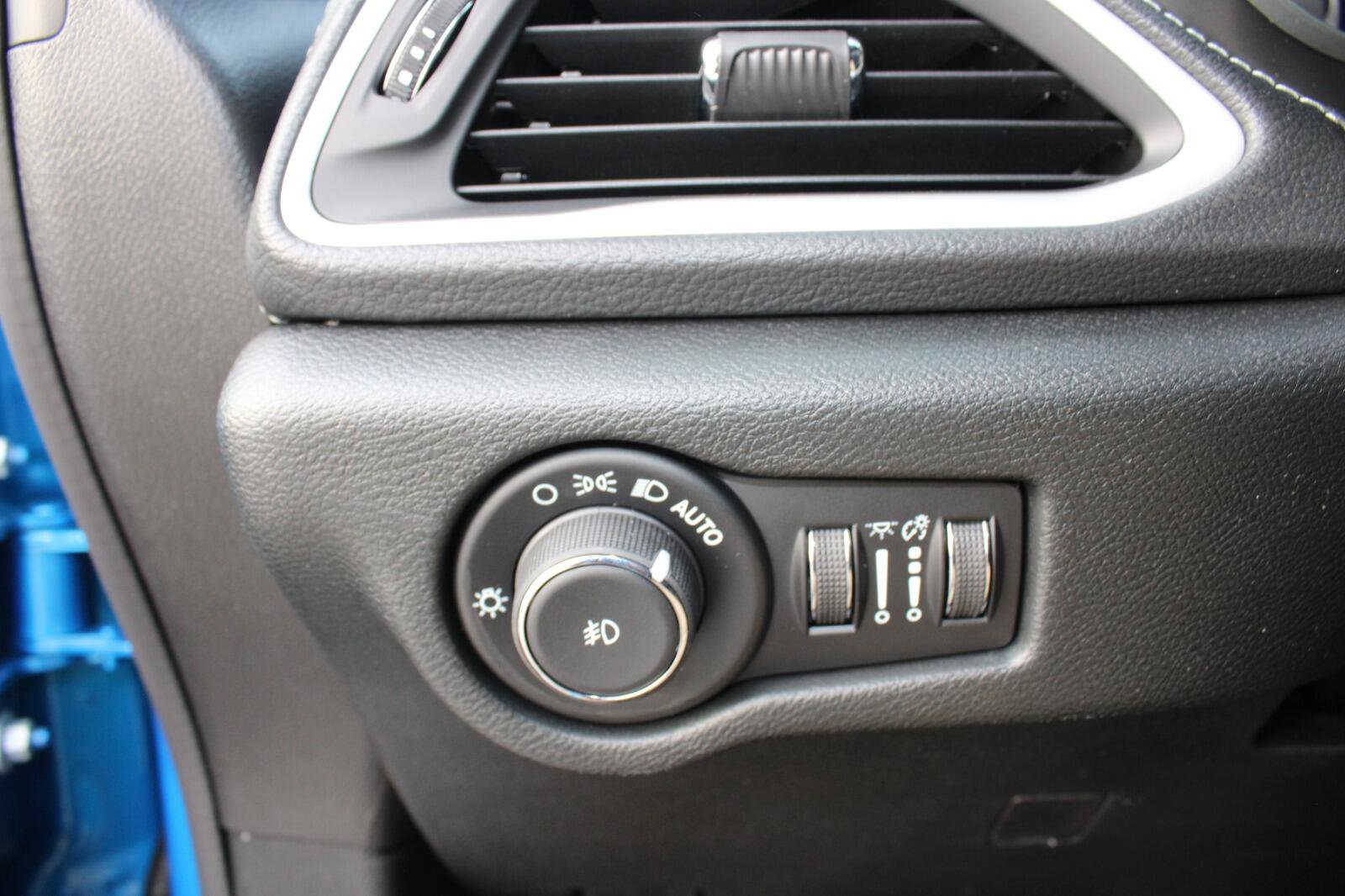 New 2026 Chrysler Pacifica Select w/ S Appearance Package image 13