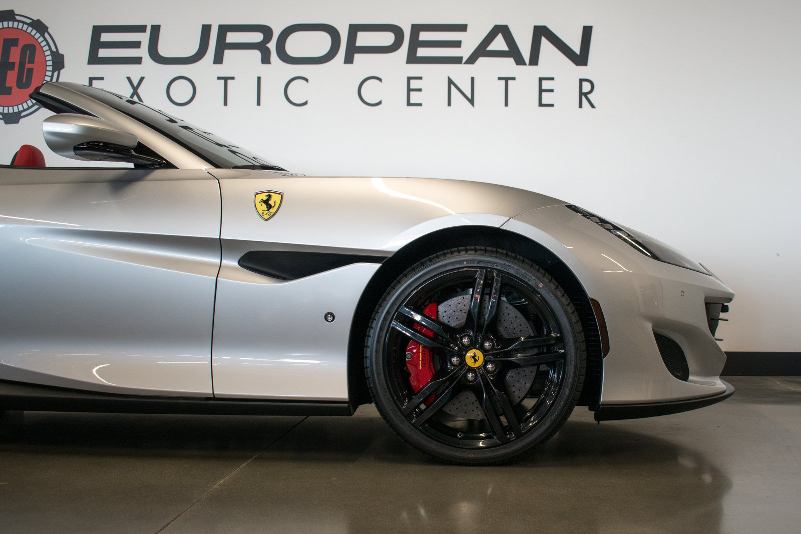 Used 2019 Ferrari Portofino RWD image 24