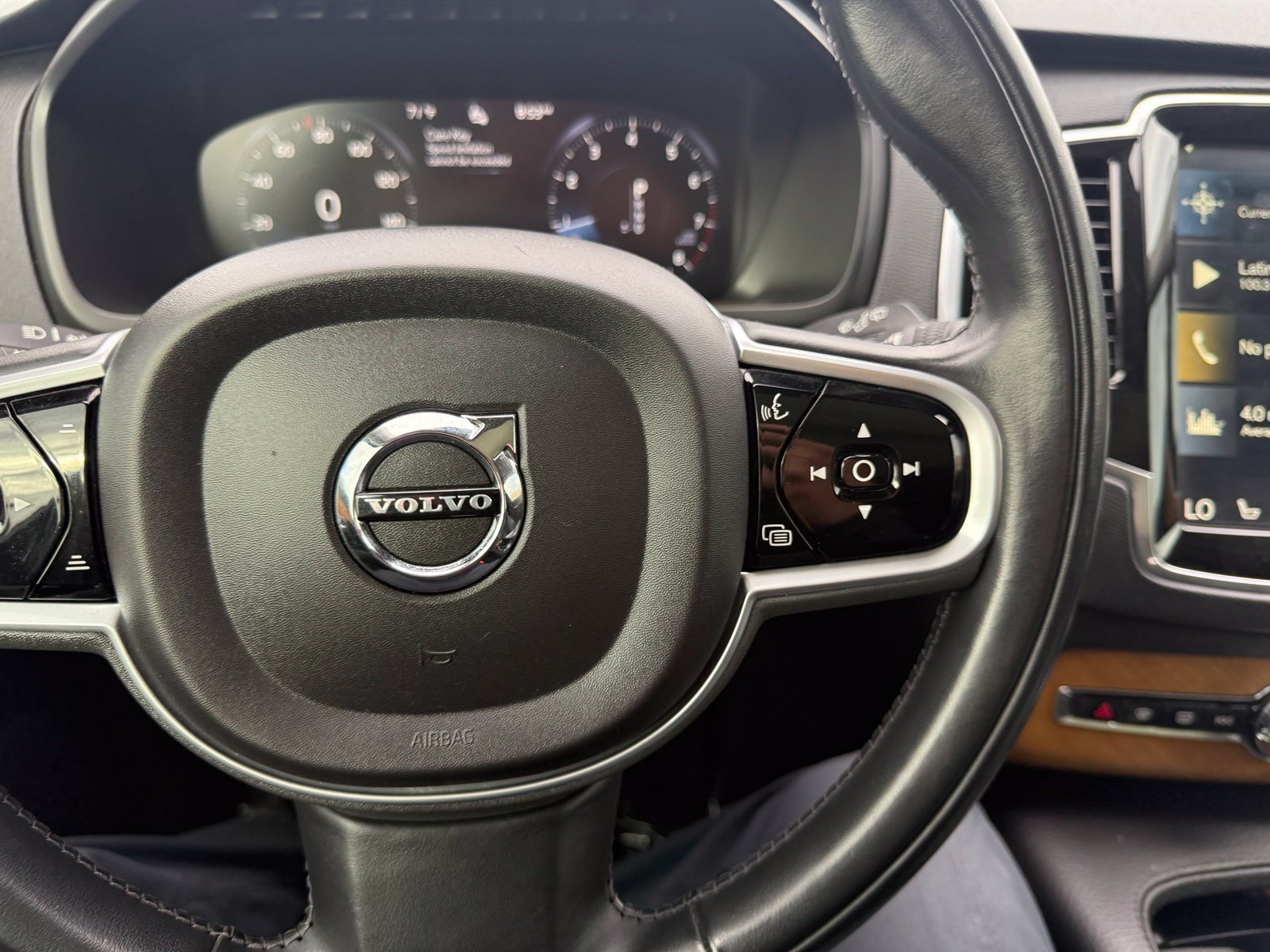 Used 2021 Volvo XC90 T6 Momentum w/ Advanced Package AWD/4WD image 21