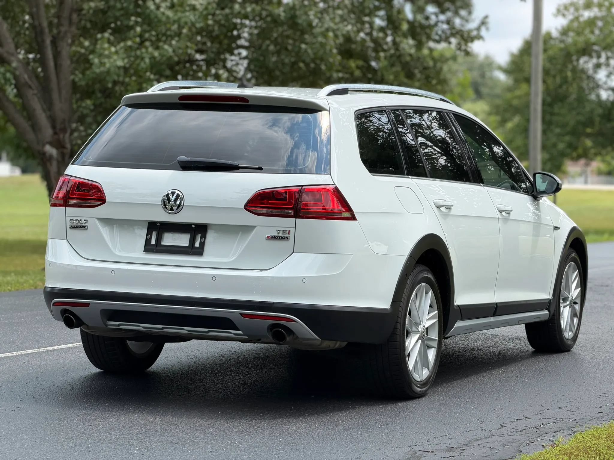 Used 2017 Volkswagen Golf Alltrack S AWD/4WD image 5