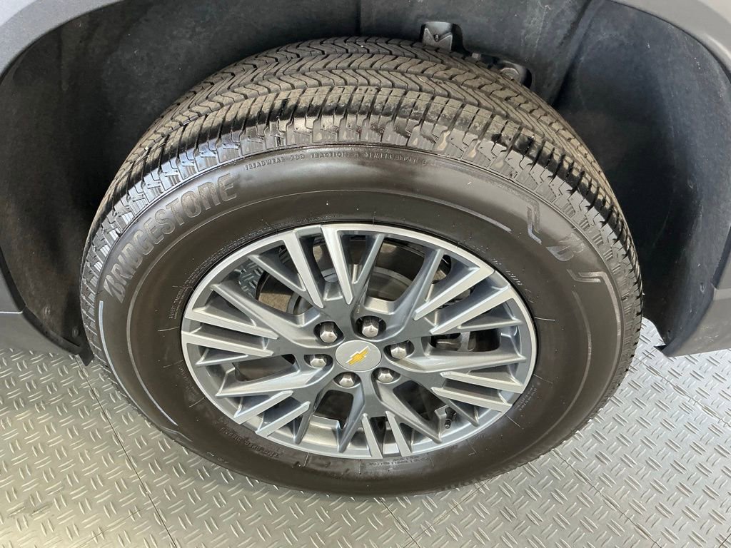 Used 2024 Chevrolet Traverse LT image 49