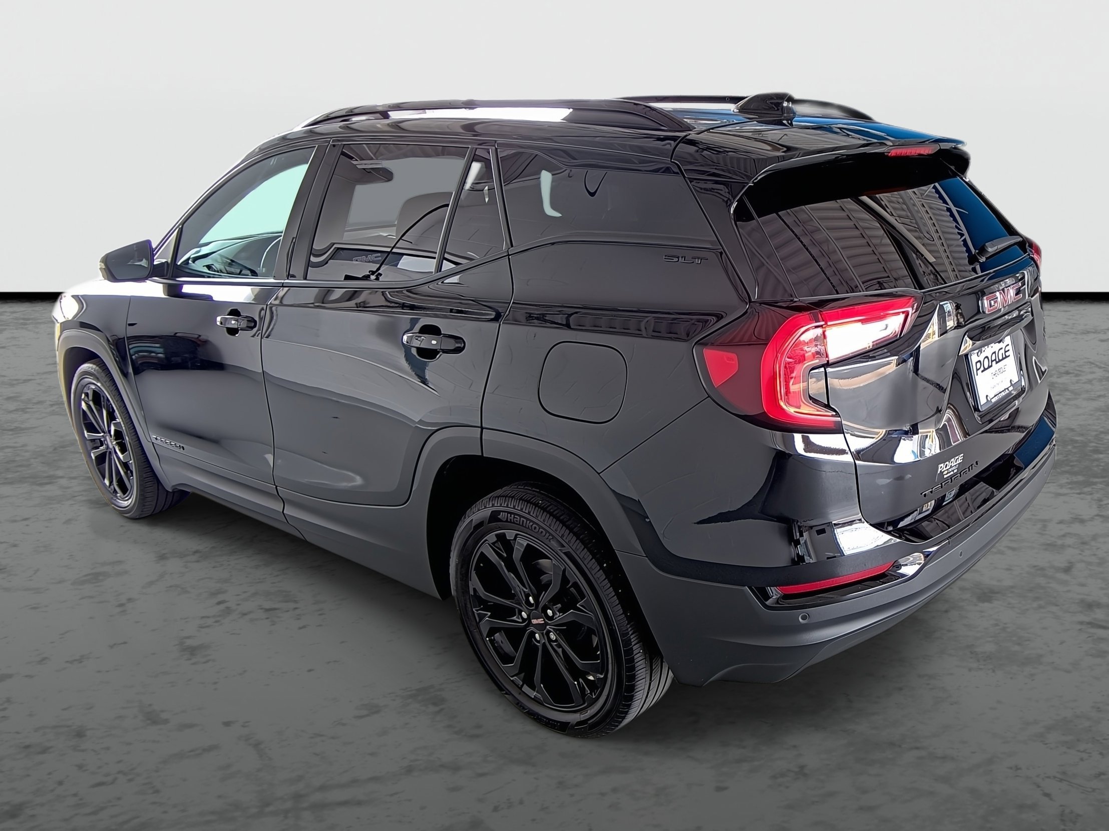 Used 2022 GMC Terrain SLT w/ Tech Package image 11