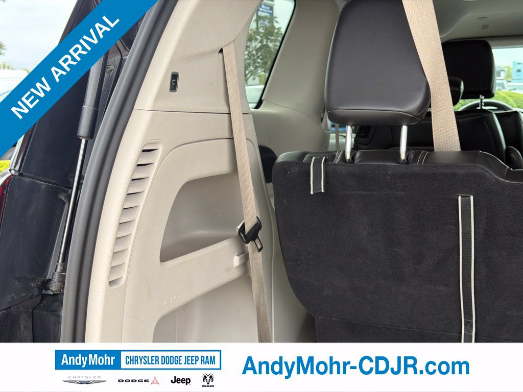 Used 2024 Chrysler Pacifica Touring-L FWD image 22