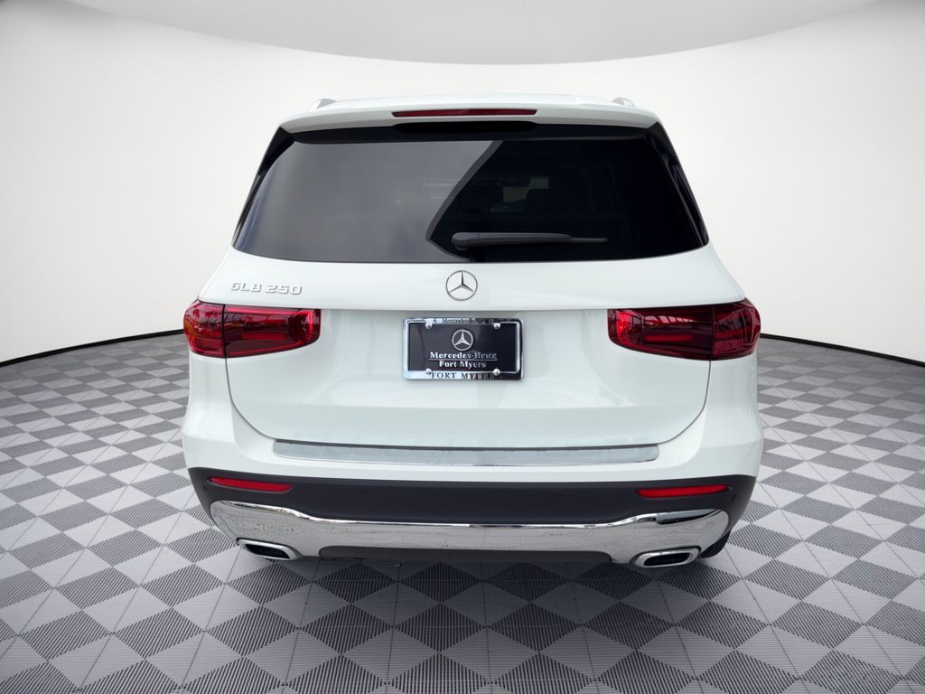 Used 2026 Mercedes-Benz GLB 250 image 11