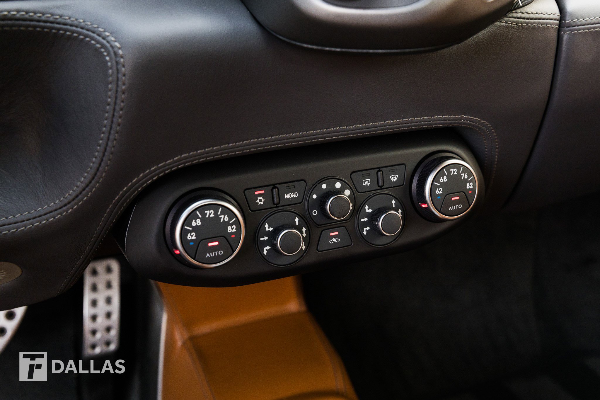 Used 2011 Ferrari 458 Italia Coupe RWD image 30
