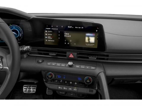 New 2025 Hyundai Elantra SEL image 12