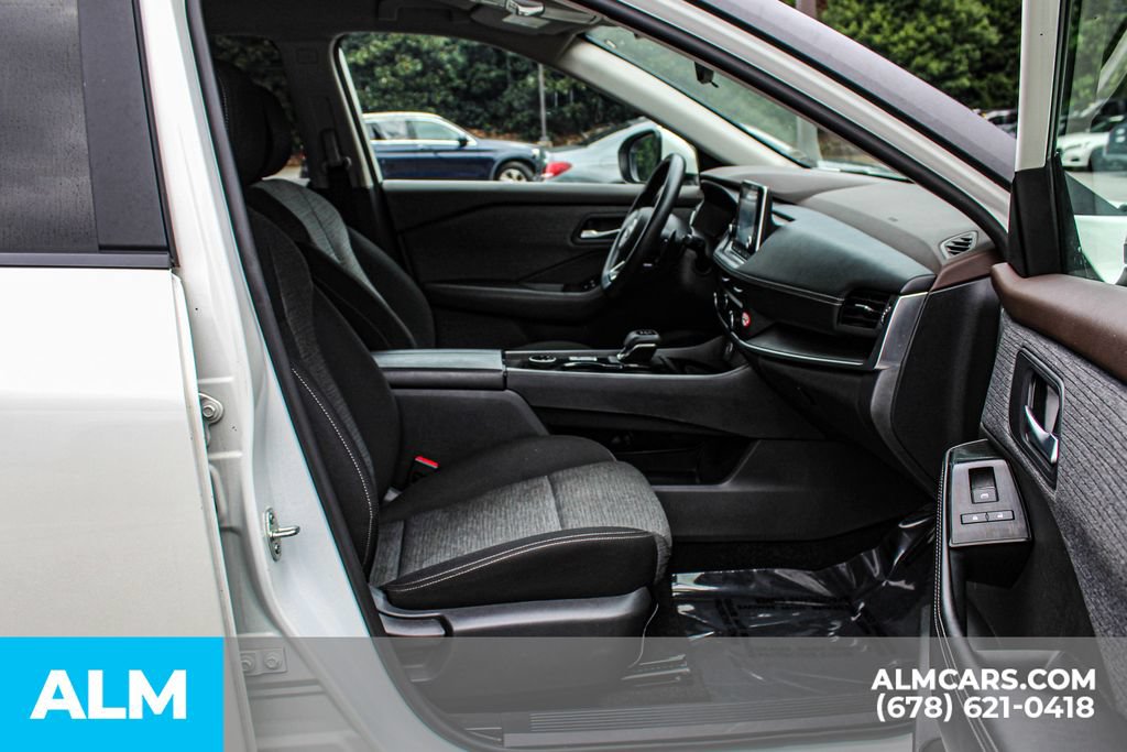 Used 2023 Nissan Rogue SV AWD/4WD image 18