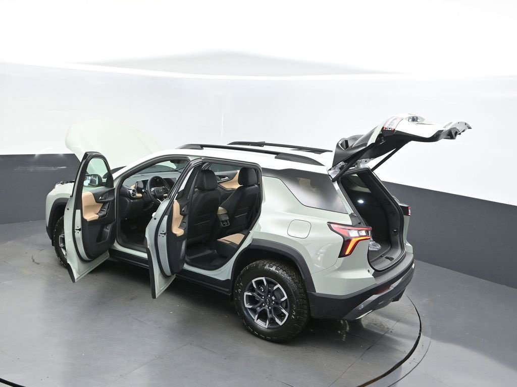 New 2026 Chevrolet Equinox ACTIV image 2