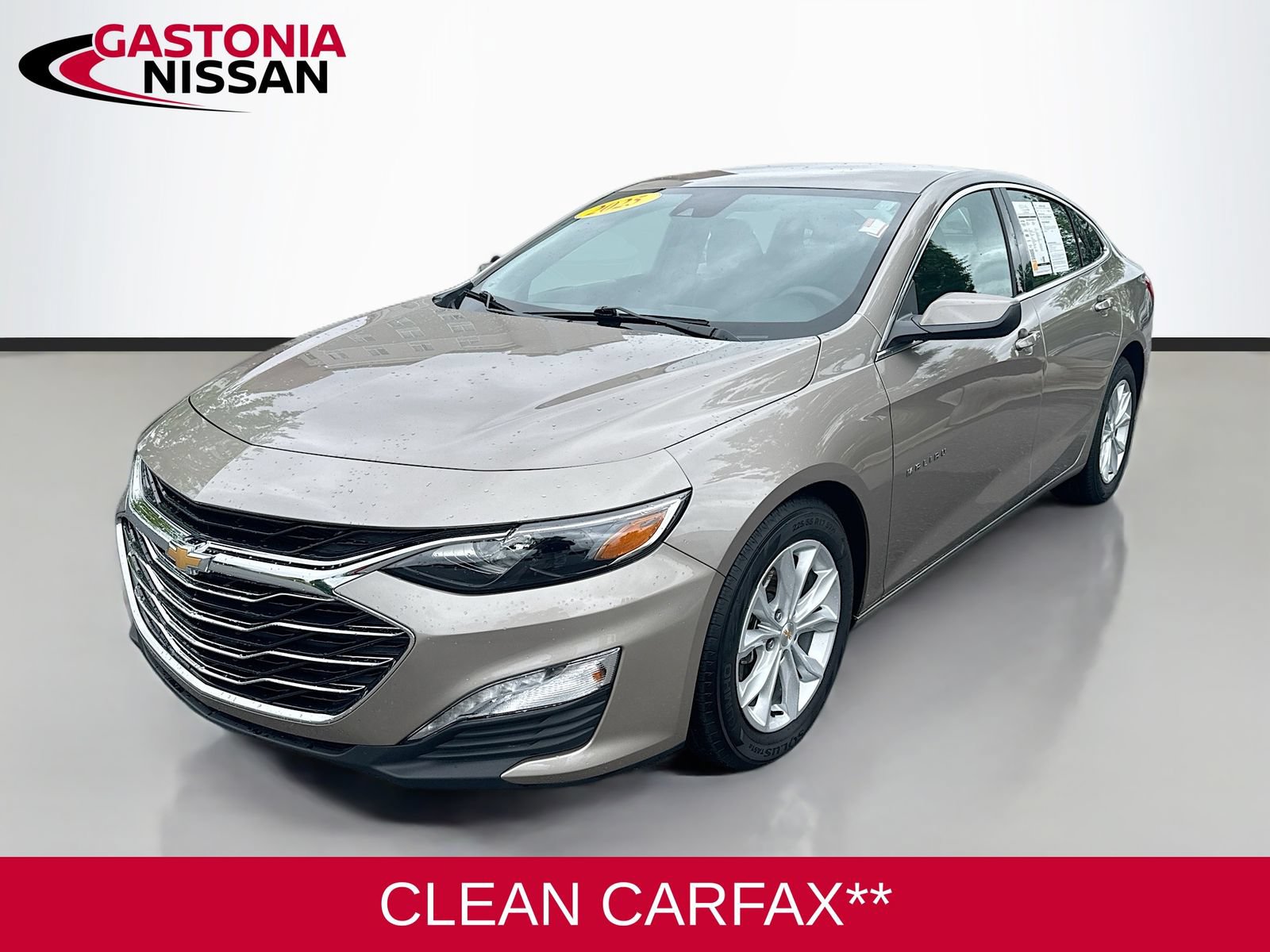 Used 2025 Chevrolet Malibu LT FWD image 3