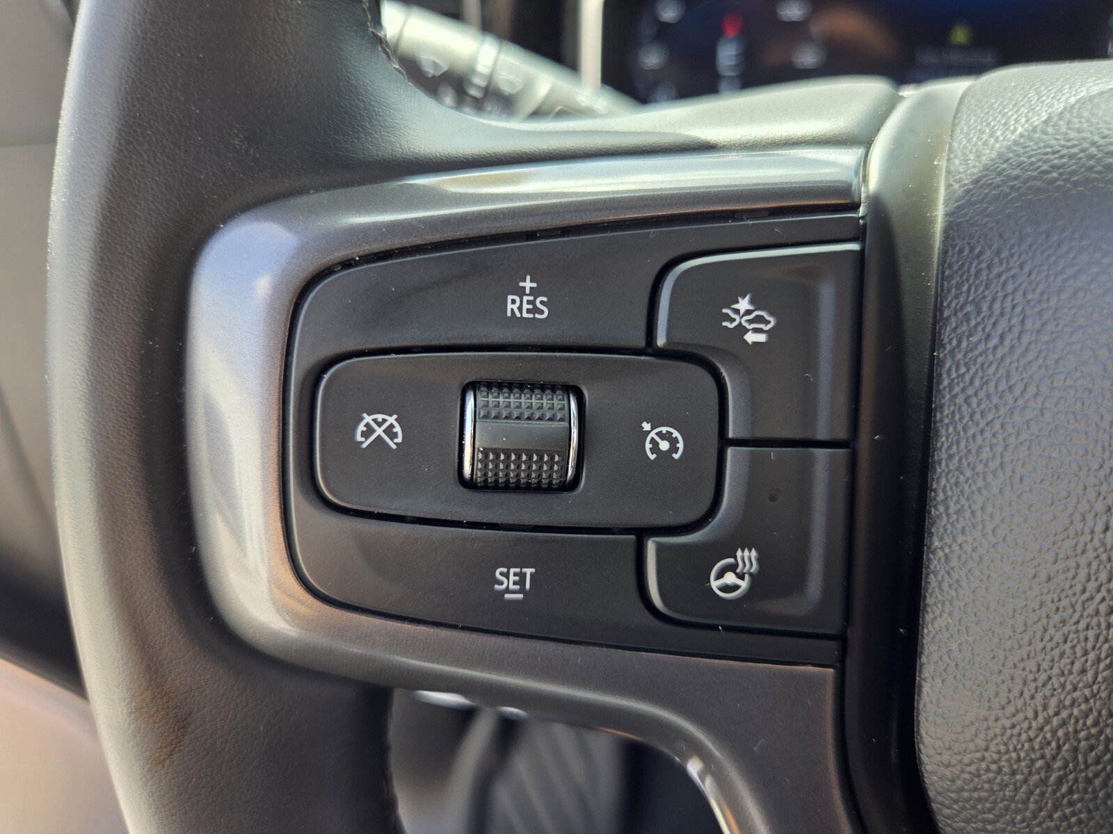 Used 2024 Chevrolet Silverado 2500 High Country w/ Technology Package AWD/4WD image 23