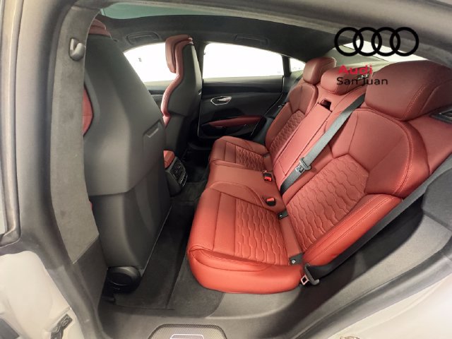 Used 2022 Audi RS e-tron GT w/ Carbon Performance Package AWD/4WD image 27