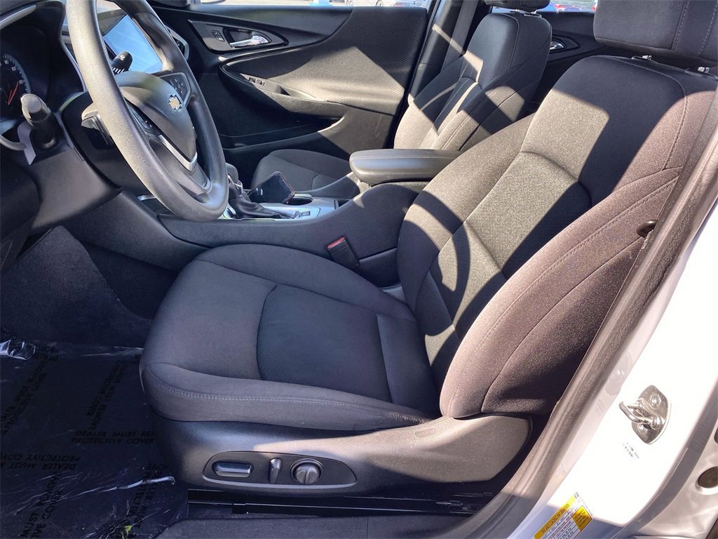 Used 2024 Chevrolet Malibu LT image 30
