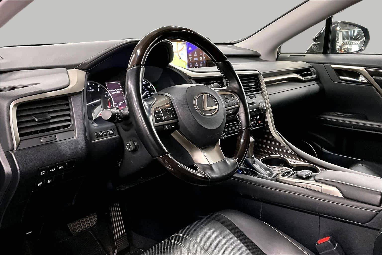 Used 2018 Lexus RX 350L Luxury w/ Accessory Package FWD image 17