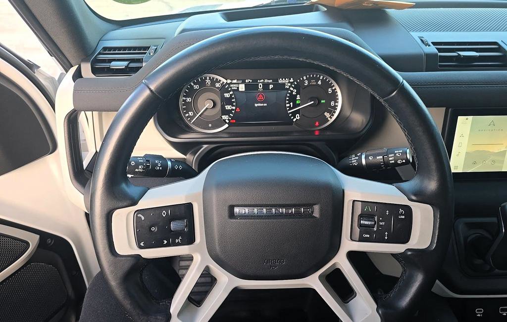 Used 2023 Land Rover Defender 110 X-Dynamic SE AWD/4WD image 7