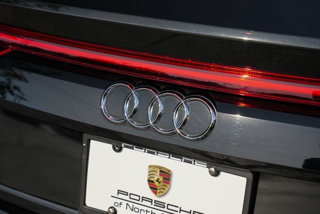 Used 2022 Audi Q8 Prestige w/ Prestige Package AWD/4WD image 16