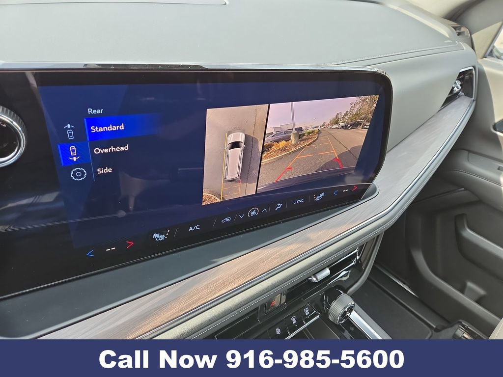 New 2026 Chevrolet Suburban LT image 19