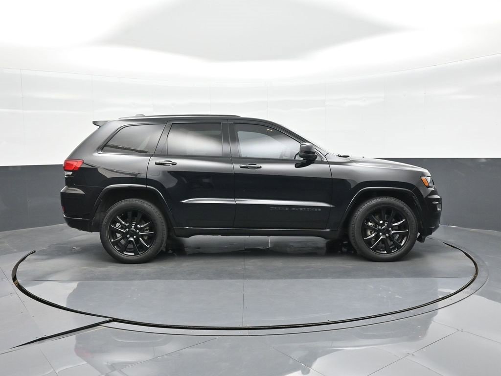 Used 2021 Jeep Grand Cherokee Laredo X image 16