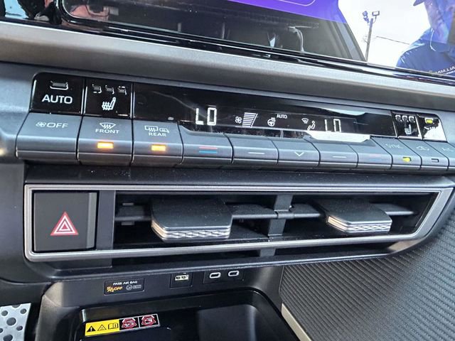 Used 2025 Toyota Camry SE FWD image 21